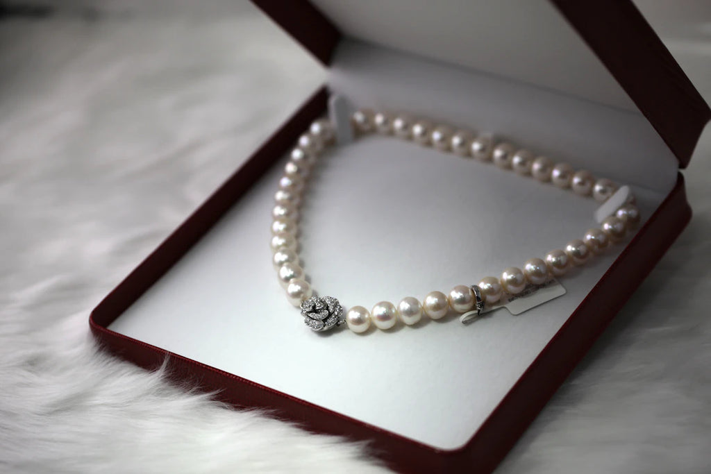 Elegant Tahitian Pearl Necklaces for Timeless Occasions