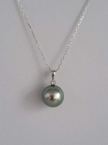 Tahiti Pearl 9-10 mm  Pendant Necklace with Diamond and 18k White Gold |  The South Sea Pearl |  The South Sea Pearl