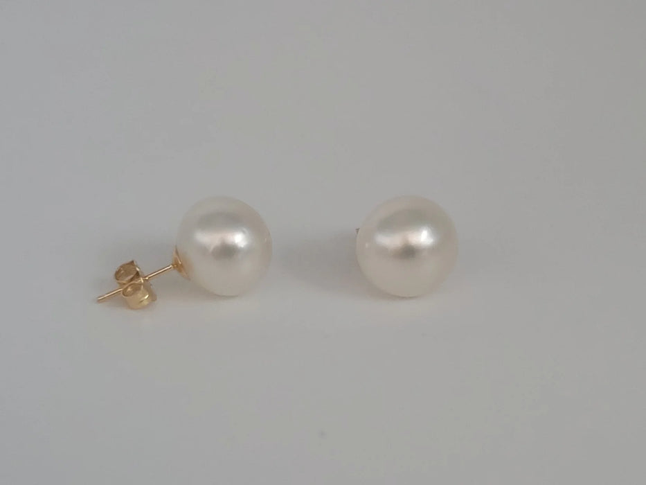 Orecchini in oro giallo 18 carati con perla dei Mari del Sud da 10 mm