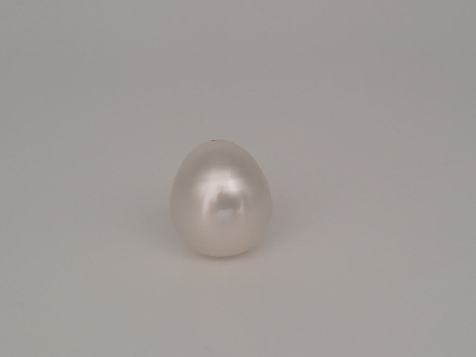 White South Sea Pearl 16.80 x 14 mm Tear-Drop Top Quality