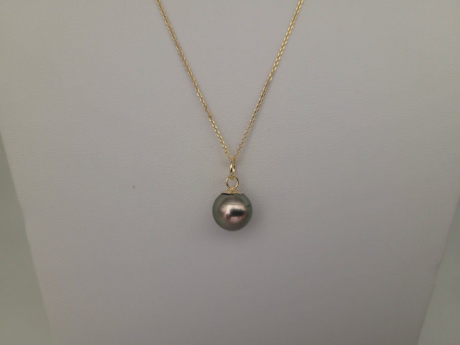 Pendant of a Tahiti Pearl AAA 9 mm Round dark Color 18K Gold