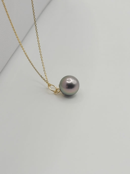 Pendant of a Tahiti Pearl AAA 9 mm Round dark Color 18K Gold