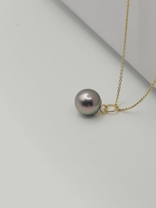 Pendant of a Tahiti Pearl AAA 9 mm Round dark Color 18K Gold