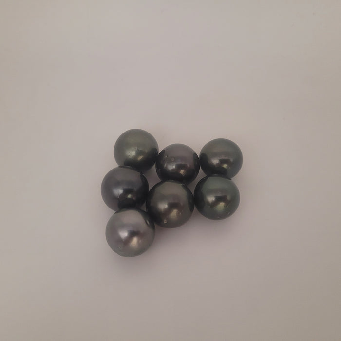 Tahiti Pearls 15-16 mm dark color and high luster