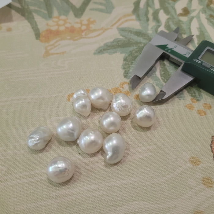 White South Sea Pearls 12-13 mm Baroque shape