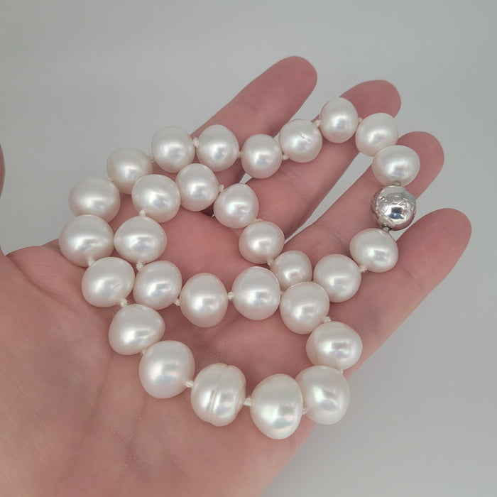 South Sea Pearls Necklace 13-14 mm Very High Luster 18K Gold Clasp