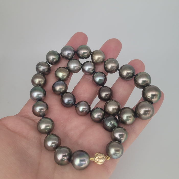 Tahiti Pearls 12-14 mm Round Very High Luster 18K Gold Clasp