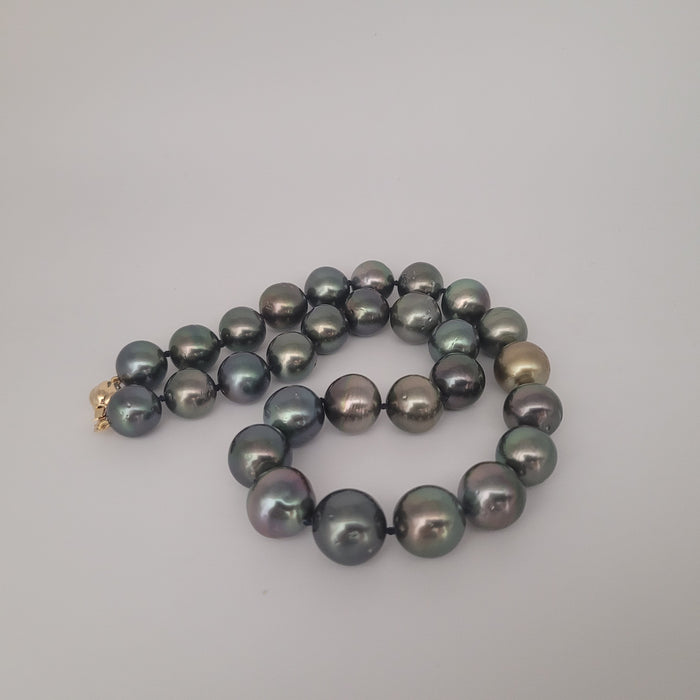 Tahiti Pearls 12-14 mm Very High Luster 18K Gold Clasp