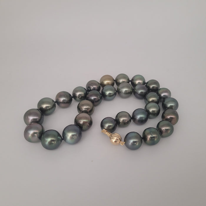Tahiti Pearls 12-14 mm Very High Luster 18K Gold Clasp