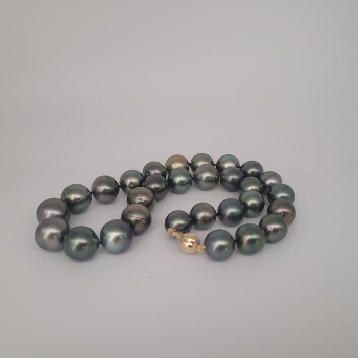 Tahiti Pearls 12-14 mm Very High Luster 18K Gold Clasp