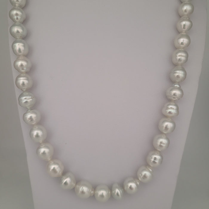 White South Sea Pearls 10-11 mm Very High Luster 18K Gold Clasp