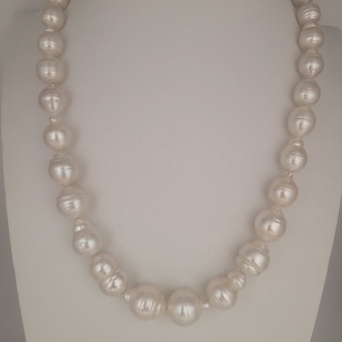 White South Sea Pearls 10-15 mm Baroque Shape 18K Gol Clasp