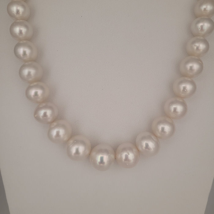 White South Sea Pearls 10-15 mm Very High Luster 18K Gold Clasp