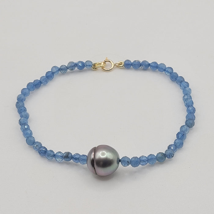 Tahiti Pearl Bracelet, Aquamarine Precious Stones, 18K Gold Clasp