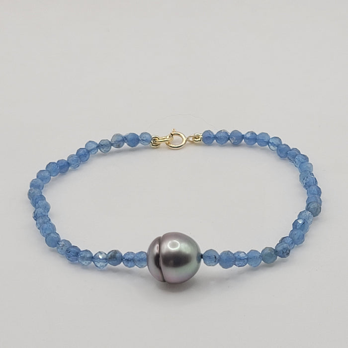 Tahiti Pearl Bracelet, Aquamarine Precious Stones, 18K Gold Clasp