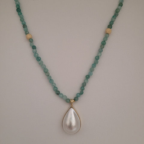 Mabe cultured pearl pendant in 18K Yellow Gold (Pinctada maxima) — The South Sea Pearl
