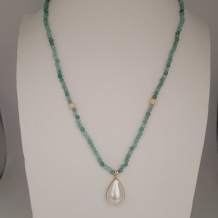 Natural Emerald & Australian Mabe Pearl Necklace – 18K Yellow Gold Accents
