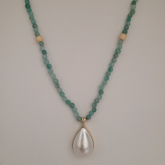 Natural Emerald & Australian Mabe Pearl Necklace – 18K Yellow Gold Accents