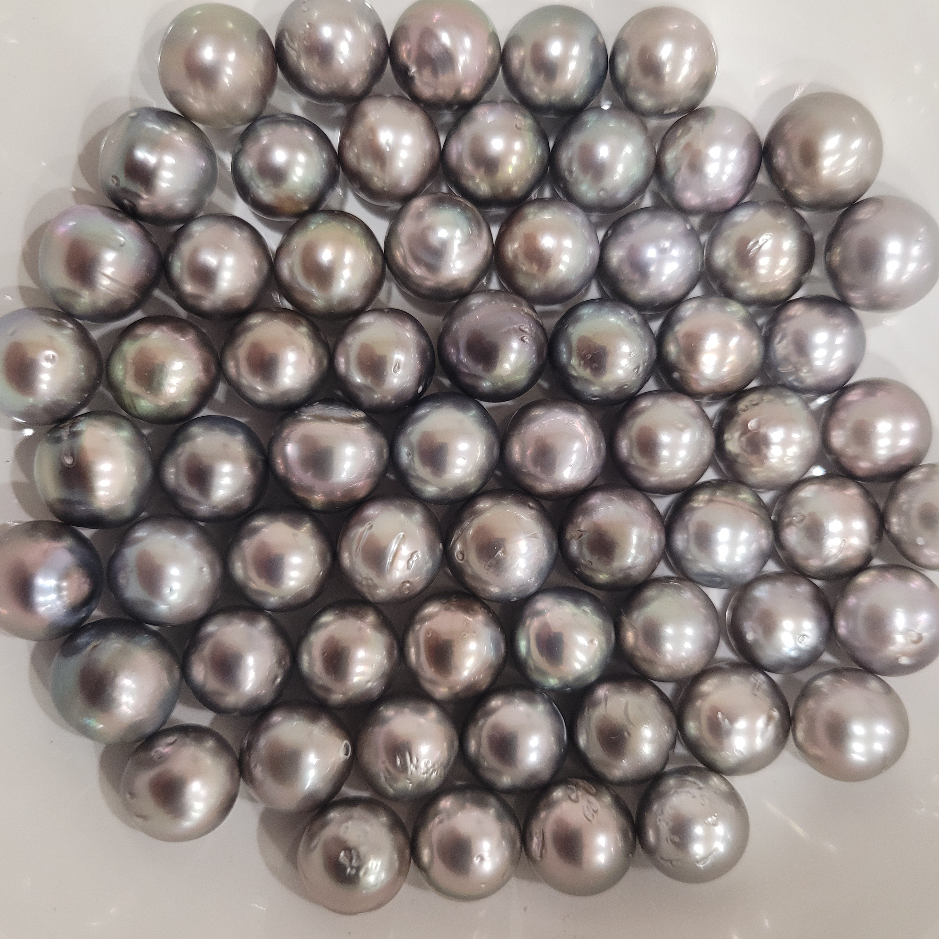 Tahiti Pearls 9-10 mm Silver Color Very High Luster