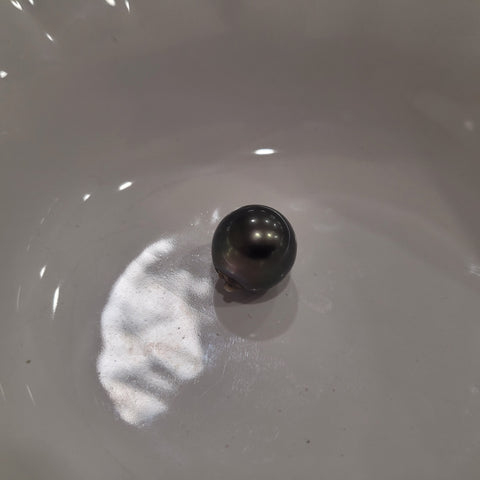 Tahiti Pearl 15,50 mm Dark Color, Drop Shape, High Luster
