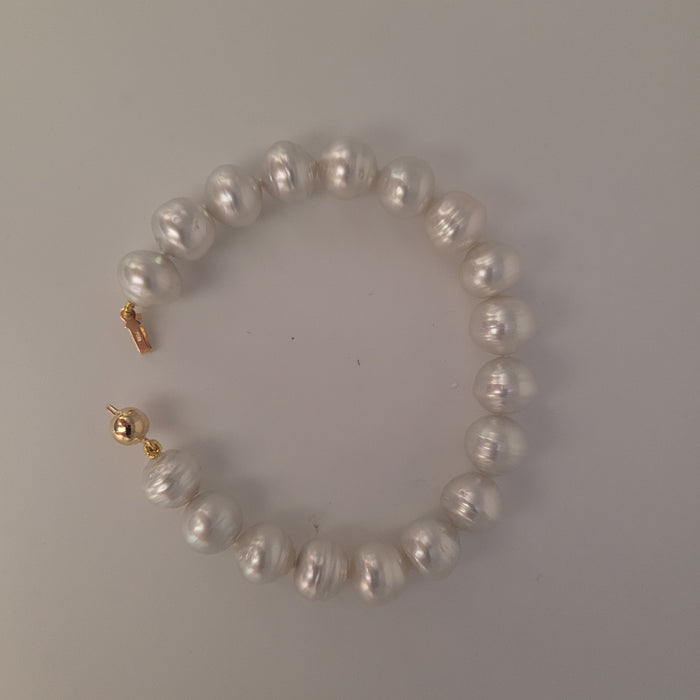 South Sea Pearls 10-11 mm Bracelet 18K Gold Clasp