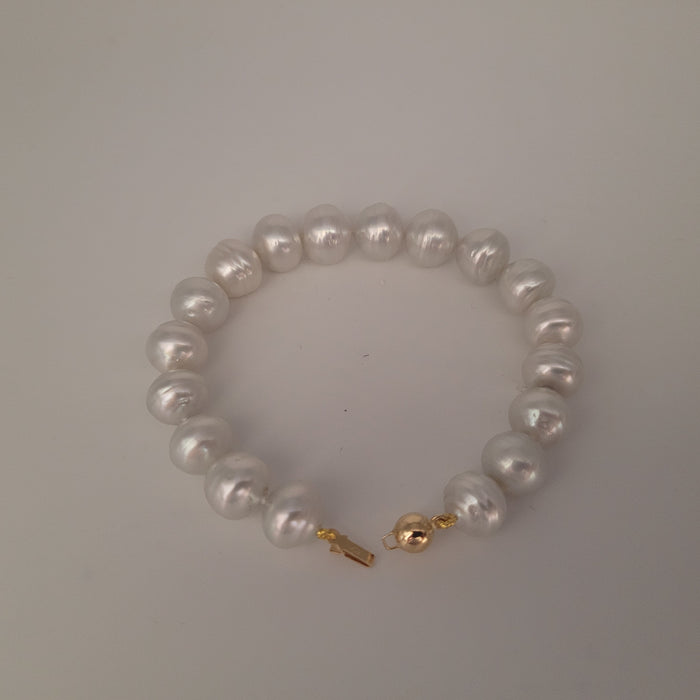South Sea Pearls 10-11 mm Bracelet 18K Gold Clasp