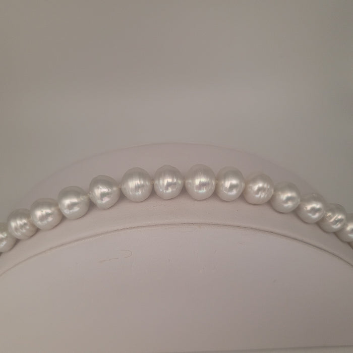 South Sea Pearls 10-11 mm Bracelet 18K Gold Clasp