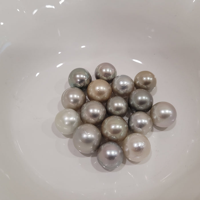Tahiti Pearls 12-13 mm Light Natural Color Round Shape
