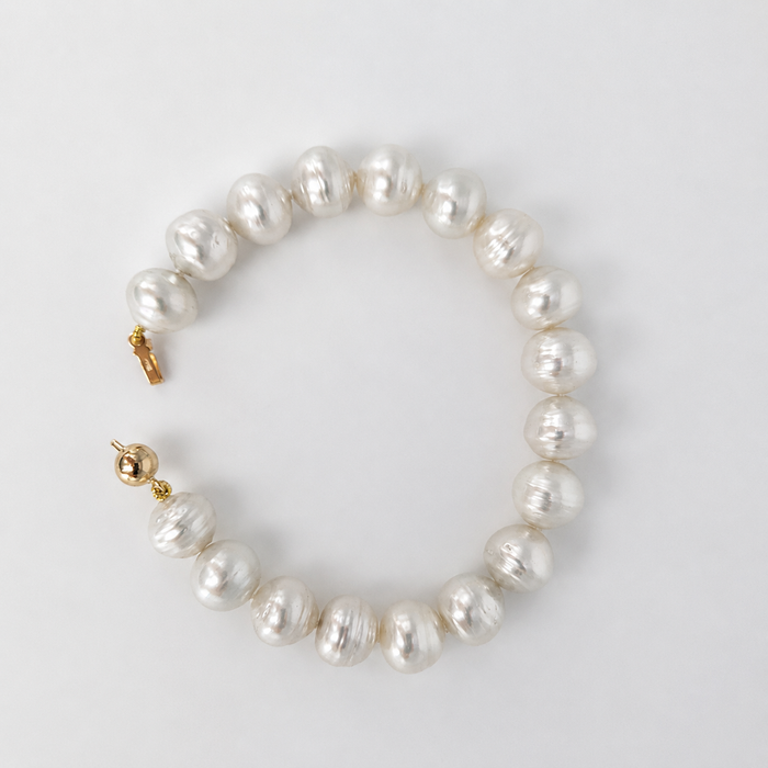South Sea Pearls 10-11 mm Bracelet 18K Gold Clasp