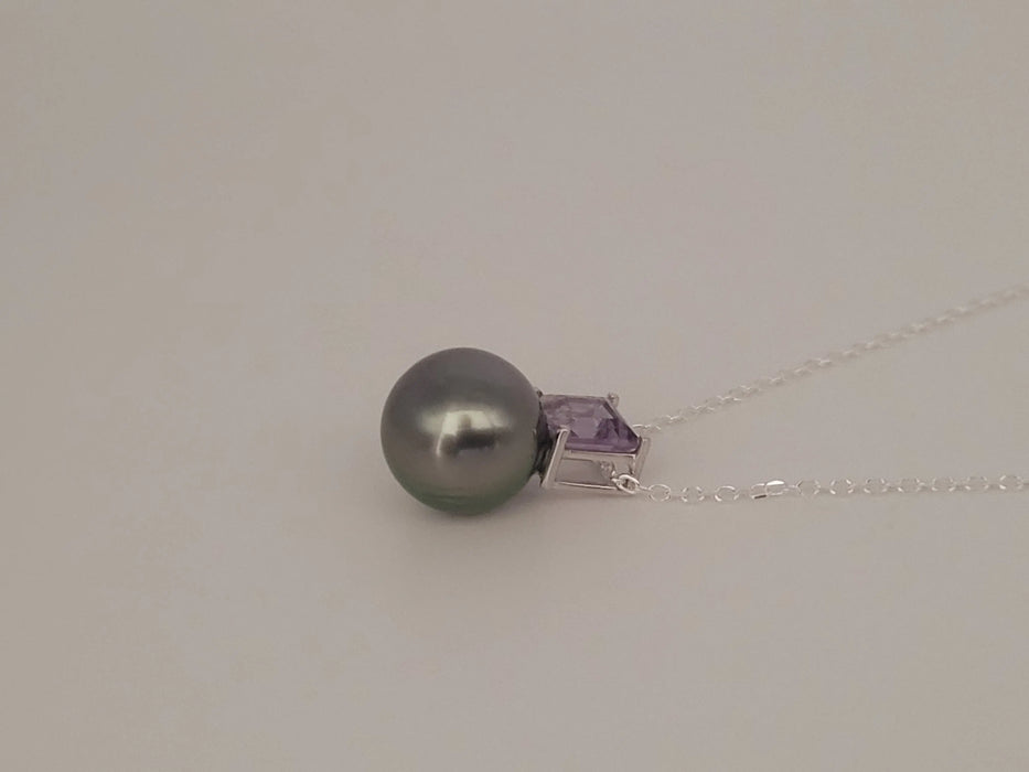 Pendant Necklace Tahiti Pearl 9 mm AAA, Precious Stone, 18K Solid Gold | The South Sea Pearl |  The South Sea Pearl