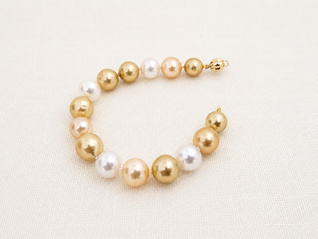 South Sea Pearl Bracelet Golden & White Color 10-12 mm, 18 Karats Gold Clasp — Pinctada maxima