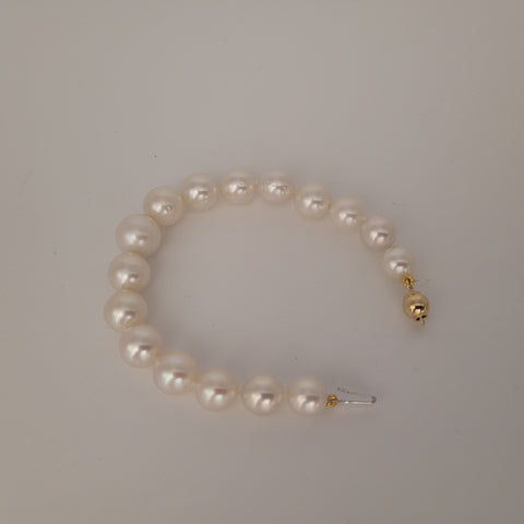South Sea Pearls Bracelet & 18K Yellow Gold Clasp