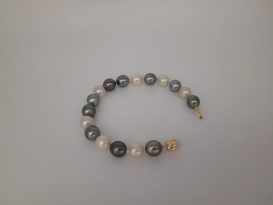 South Sea Pearls Bracelet 9-10 mm and 18K Gold Clasp | The South Sea Pearl |  The South Sea Pearl