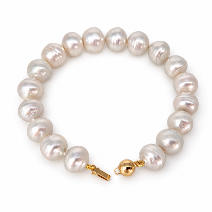 White South Sea Pearl Bracelet — 10–11 mm, 18K Gold Clasp, 18 cm