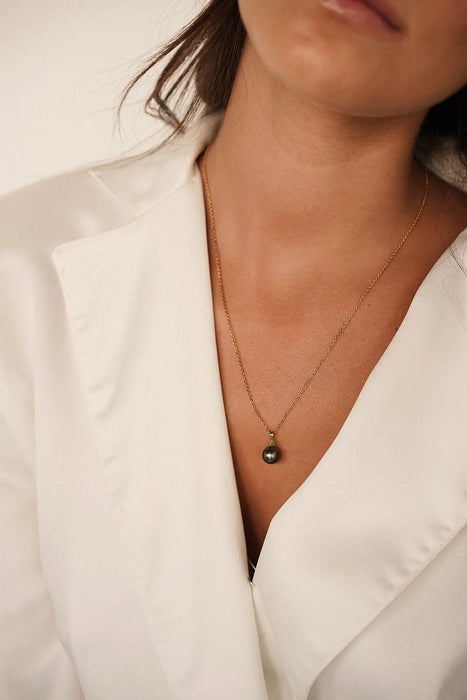 Tahiti Pearl 9-10 mm Round shape high Luster and dark  color, Emerald Precious Stone | The South Sea Pearl |  The South Sea Pearl