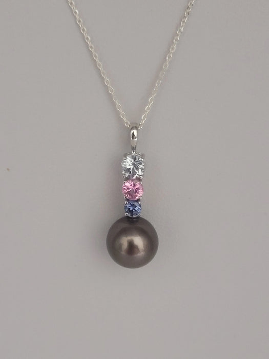 Tahiti Pearl 9-10 mm and Natural Sapphires, 18K Gold Pendant | The South Sea Pearl |  The South Sea Pearl