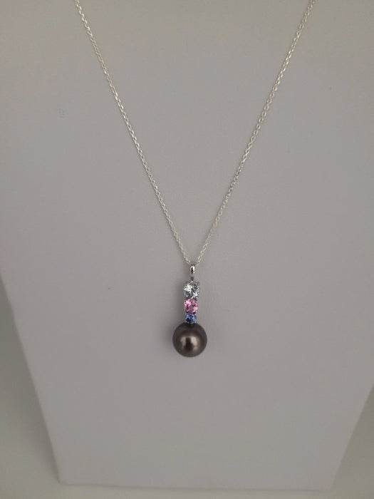 Tahiti Pearl 9-10 mm and Natural Sapphires, 18K Gold Pendant | The South Sea Pearl |  The South Sea Pearl