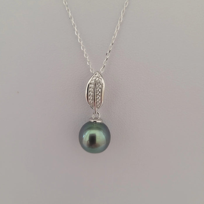 Tahiti Pearl Pendant 9-10 mm Round AAA High Luster | The South Sea Pearl |  The South Sea Pearl