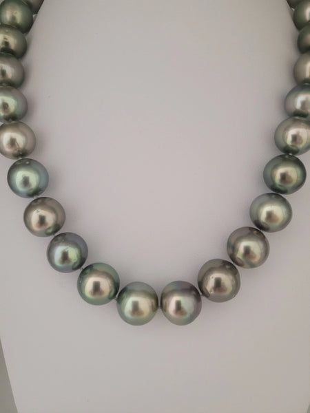 Tahiti Pearls 12-14 mm Natural Color and very High Luster, 18K Gold clasp | The South Sea Pearl |  The South Sea Pearl