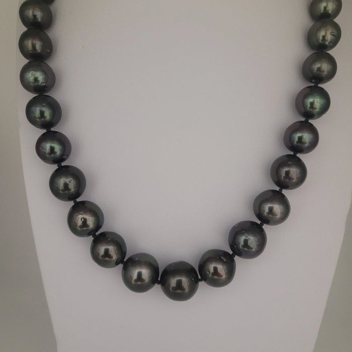 Tahiti Pearls necklace 11-14 mm Black Color Very High Luster 18K Gold Clasp | The South Sea Pearl |  The South Sea Pearl