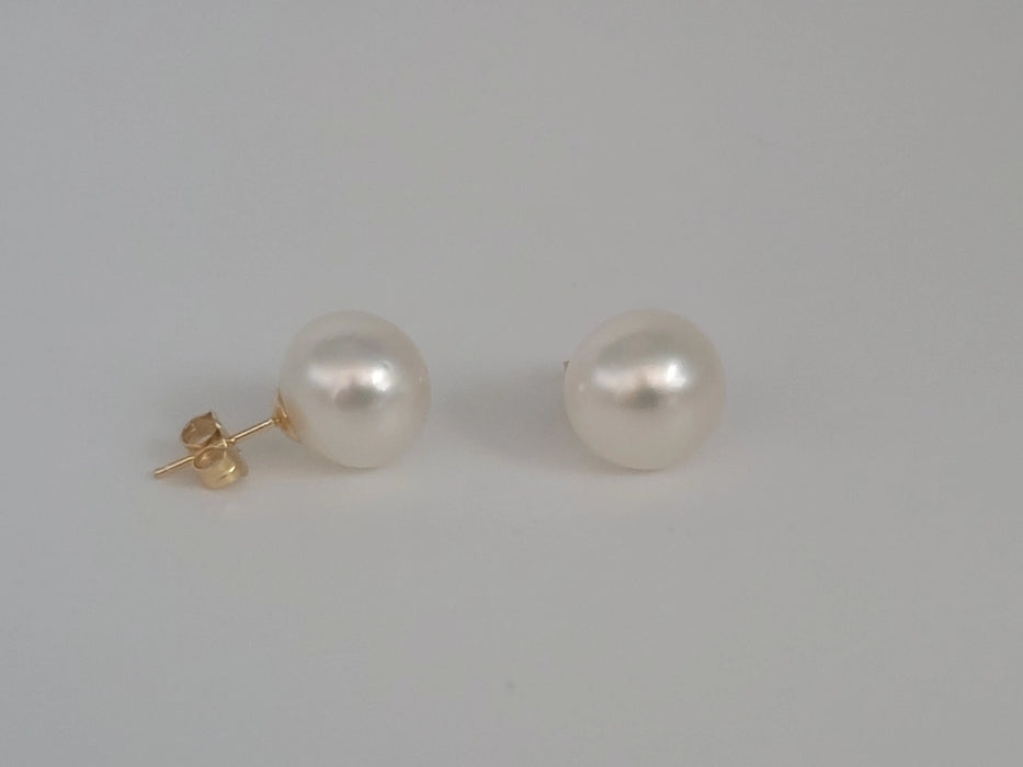 White South Sea Pearls 10-11 mm Earrings Stud 18K Solid Gold | The South Sea Pearl |  The South Sea Pearl
