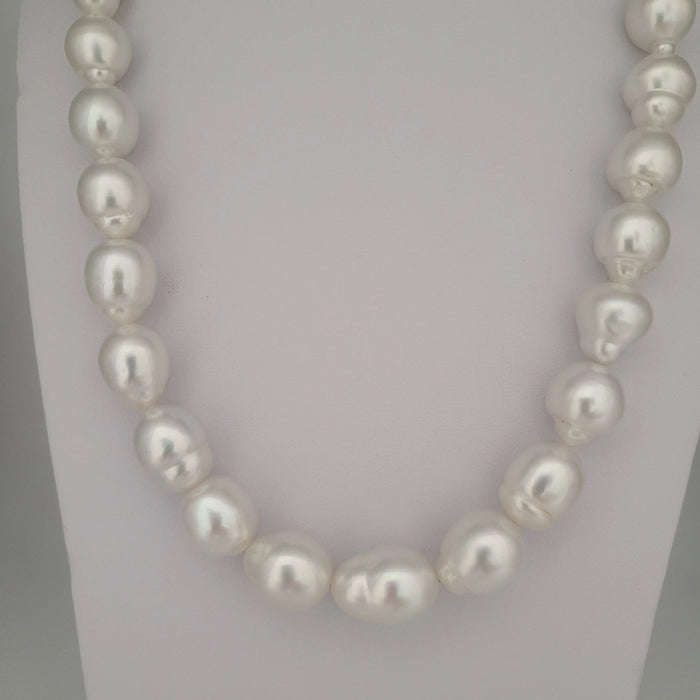 White South Sea Pearls 10-12 mm Very High Luster 18K Gold Clasp | The South Sea Pearl |  The South Sea Pearl