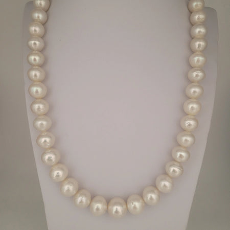 White South Sea Pearls 11-12.80 mm 18K Gold Clasp | The South Sea Pearl |  The South Sea Pearl
