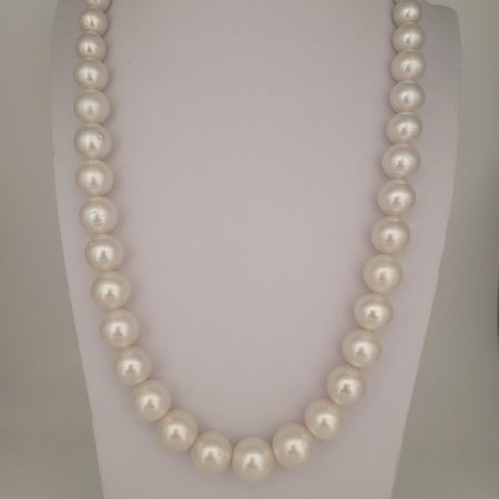 White South Sea Pearls 7.80-13.70 mm Round Very High Luster 18K Gold Clasp | The South Sea Pearl |  The South Sea Pearl