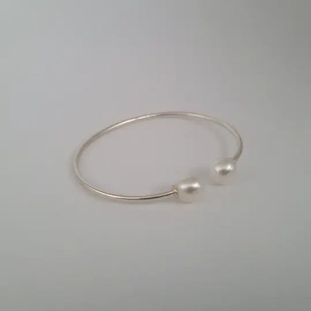 White South Sea Pearls 9-10 mm Bangle |  The South Sea Pearl |  The South Sea Pearl