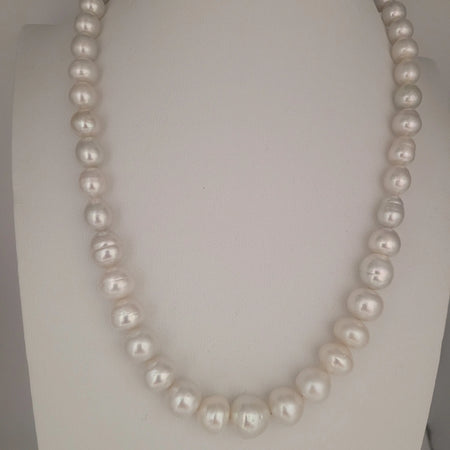 White South Sea Pearls 9-13 mm 18K Gold Clasp | The South Sea Pearl |  The South Sea Pearl