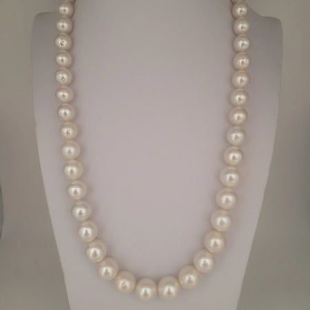 White South Sea Pearls Round 8-13 mm 18K Gold Clasp | The South Sea Pearl |  The South Sea Pearl