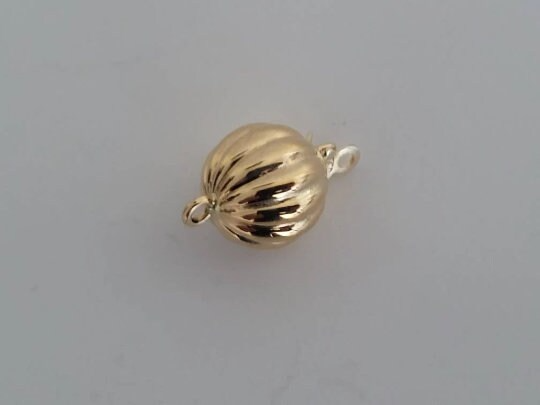 What South Sea Pearls Round 10-12 mm 18 Gold Clasp