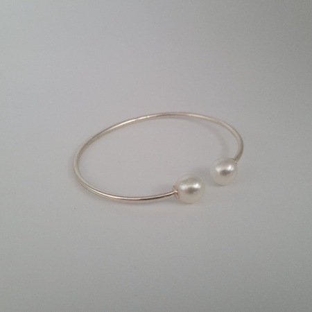 White South Sea Pearls 9-10 mm Bangle |  The South Sea Pearl |  The South Sea Pearl