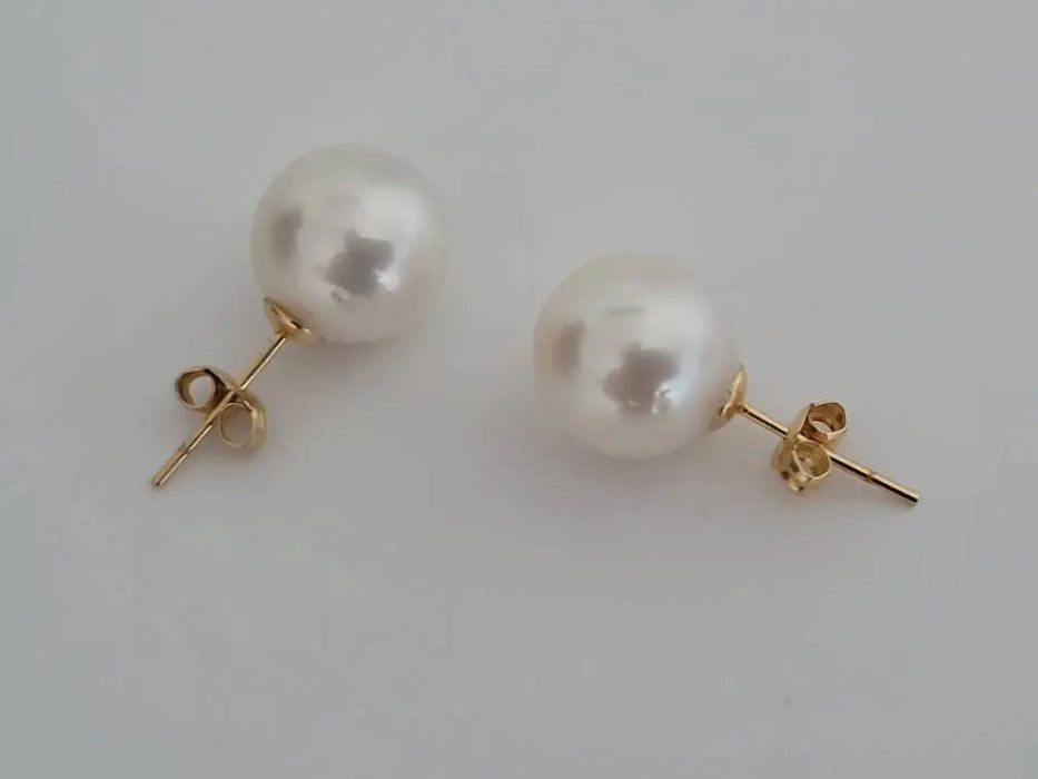 18K Gold Pearl Earrings - South Sea Pearl Earrings 10 mm White Color Round Shape, 18 Karats Solid Gold Studs - Only at  The South Sea Pearl